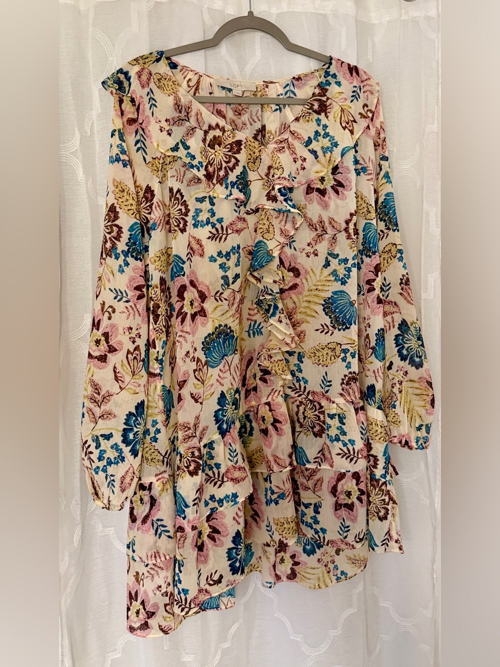 LOFT Floral Sheer Ruffle Hem Tunic Blouse Large - Picture 3 of 16